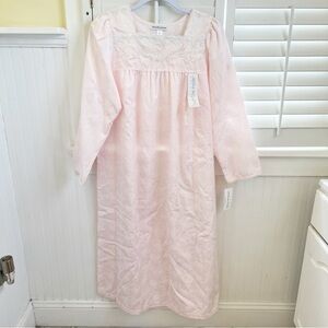 Miss Elaine Pale Pink Flannel Lined Long Sleeve Nightgown Women’s Small NEW